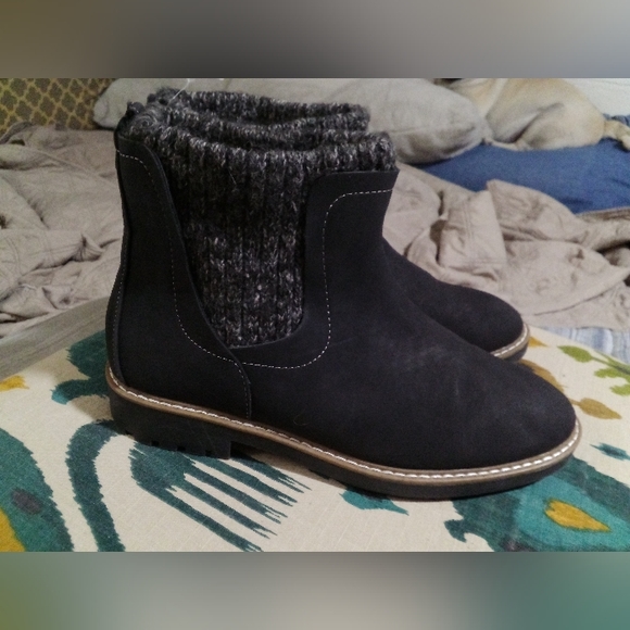 ⭐NWT BLACK VEGAN PULL ON WARM BOOTS WOMEN'S SHOES SIZE 9.5 MOTO BOOTIES - Picture 2 of 10